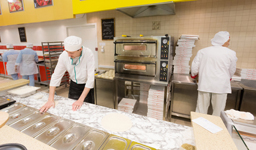 РЕШЕНИЕ: Сеть розничных магазинов «Холидей Классик»