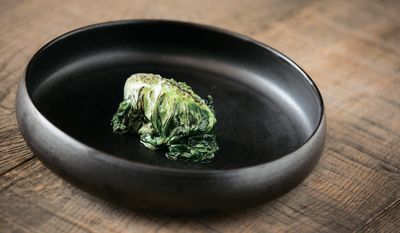 Wagyu капуста в соусе из красного высушенного в печи перца