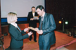 В 12 часов 1 апреля 2005 года директор соченского филиала Компании «Русский Проект» Андрей Кашников торжественно открыл первый Кулинарный салон «Сочи – 2005» В 12 часов 1 апреля 2005 года директор соченского филиала Компании «Русский Проект» Андрей Кашников торжественно открыл первый Кулинарный салон «Сочи – 2005»